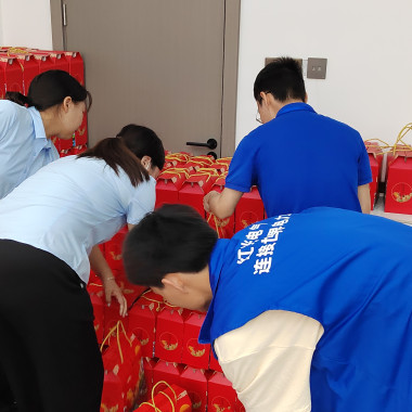紅光電氣集團(tuán)組織開展“仲夏端午，肆意放粽”主題系列活動(dòng)